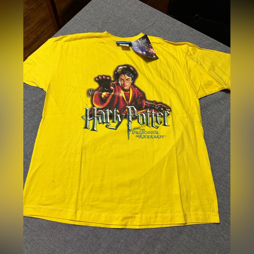 Warner Bros. VINTAGE Yellow Harry Potter Tee NWT